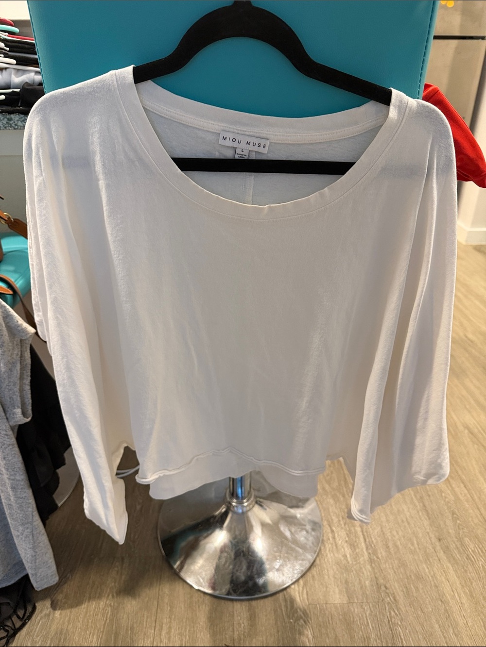 MIOU MUSE White Scoop-Neck Crop Top